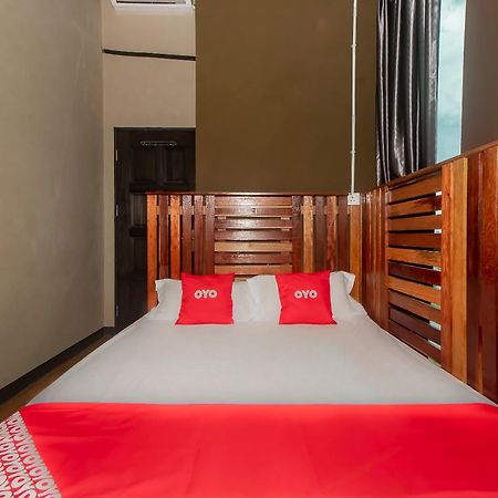 Oyo 90094 Hi Inn 3 Сібу Екстер'єр фото