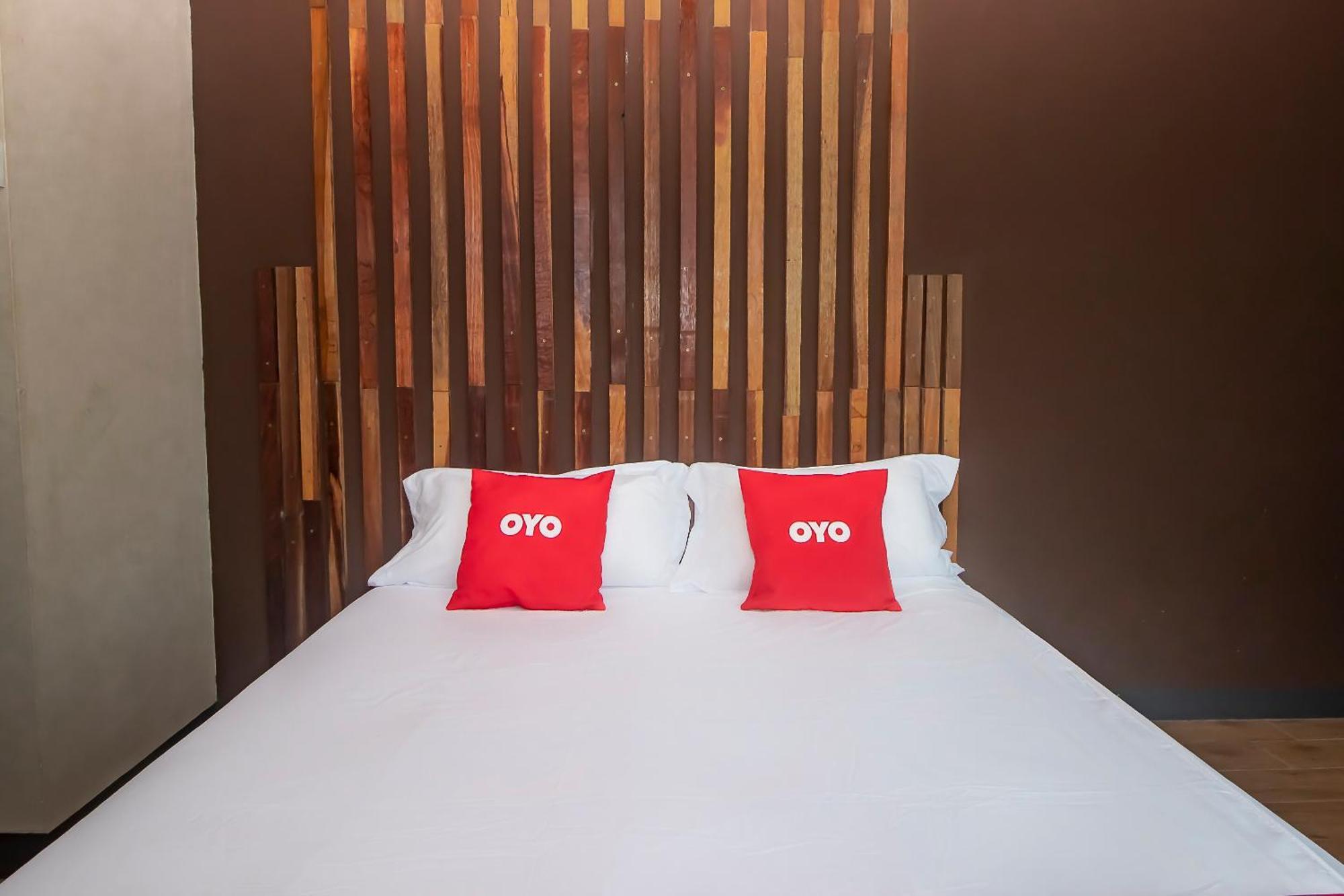 Oyo 90094 Hi Inn 3 Сібу Екстер'єр фото